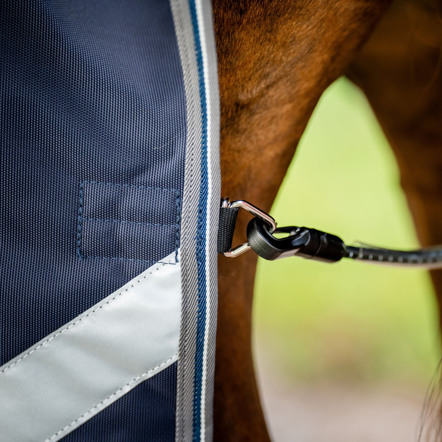 Horseware Ireland Rambo 1680D 450g Vari-Layer Turnout Rug #colour_navy-thunderstorm-grey-silver