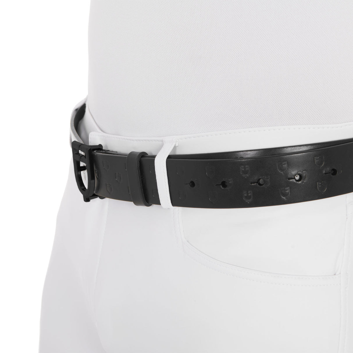 Total black leather belt with logo buckle