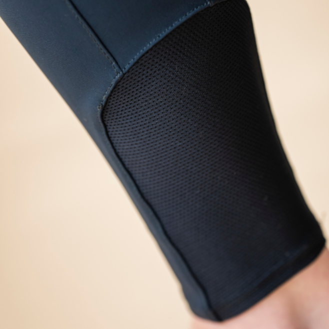 Alessandro Albanese Fina Full Seat Brushed Hybrid Breech #colour_core-black