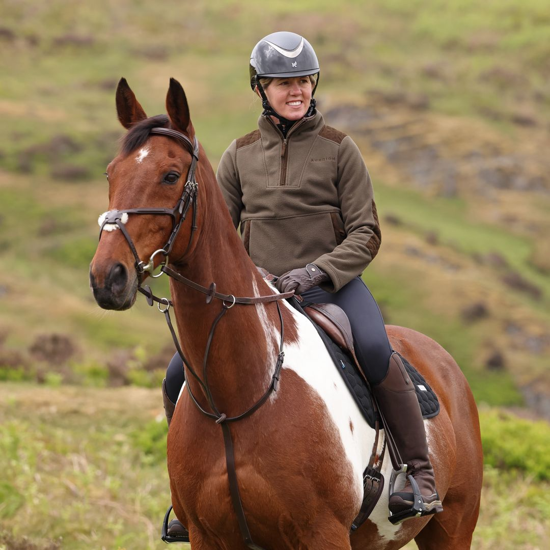 Shires Aubrion Heritage Unisex Quarter Zip Fleece #colour-dark-olive