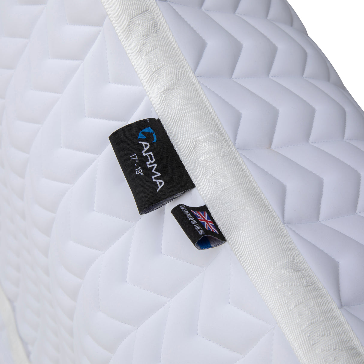 Shires ARMA Elegance 3.0 Jump Saddlecloth #colour_white
