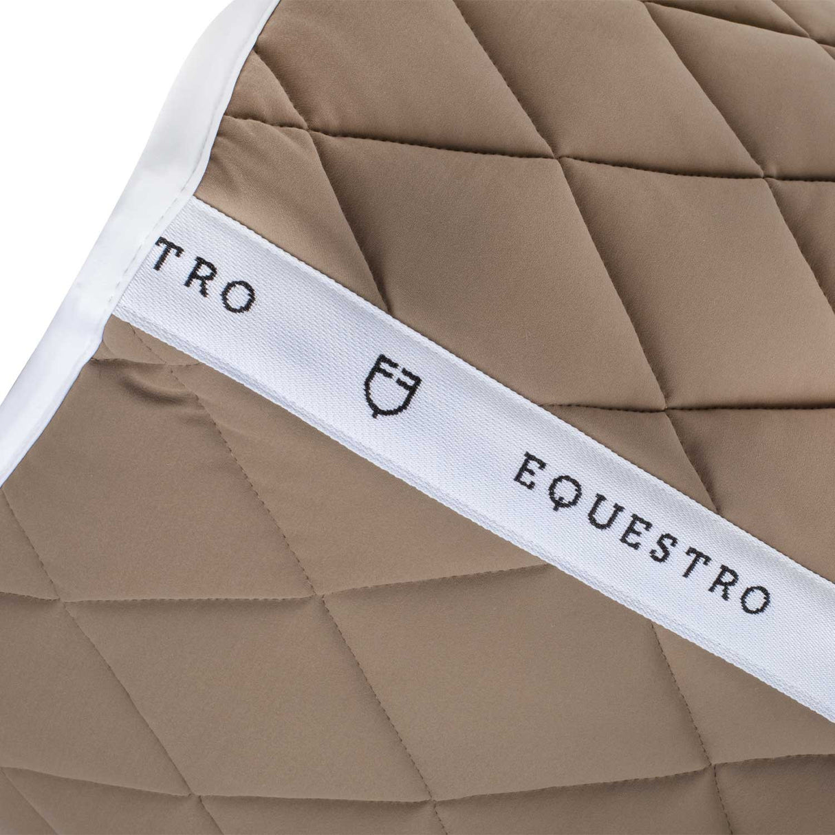 Dressage saddle pad with diamond quilting